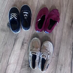 3 pair toddler shoes size 8
